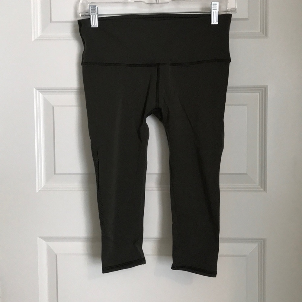 Army green crop lulu pants- size 6
